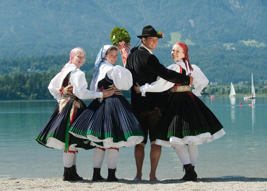 Gaestehaus Trink B&B Drobollach am Faakersee Buitenkant foto